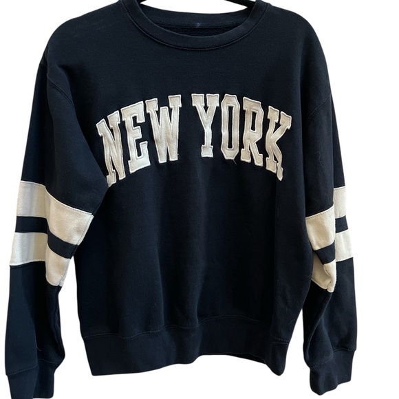 New York Popular Varsity Sweatshirt Navy White Stripe Sleeves Crewneck M - Picture 2 of 4